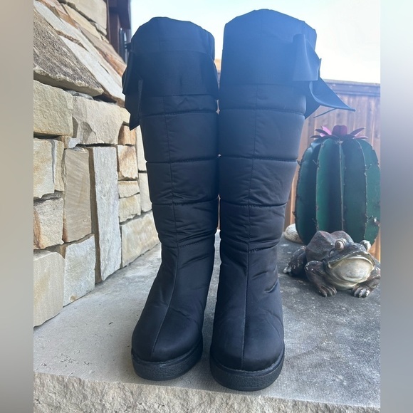 Kate Spade Cagney Wedge black quilted boots with pink lining Sz-7.  E - Picture 3 of 14